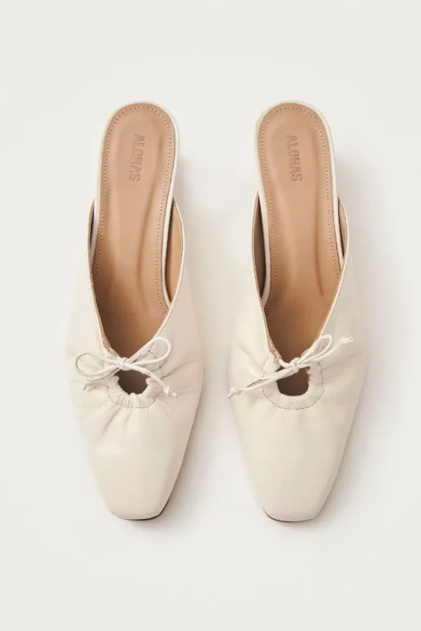 Bridal Accessories|Shoes>Alohas Amar Leather Mules | Cream