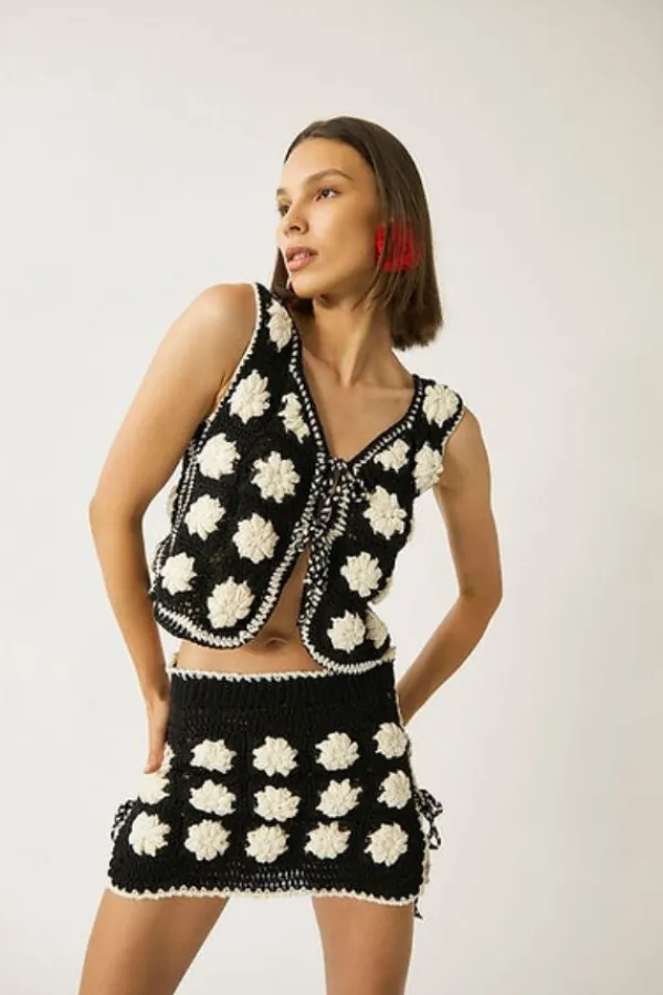 Tops>Tach Cassia Crochet Vest | Black/White