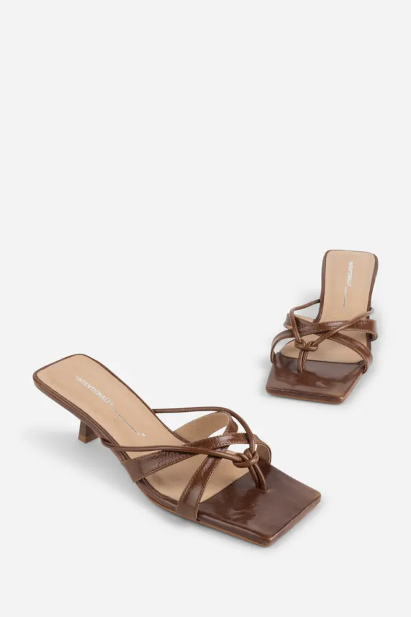 Shoes>Intentionally Blank Eli Pantent Leather Sandal | Chestnut