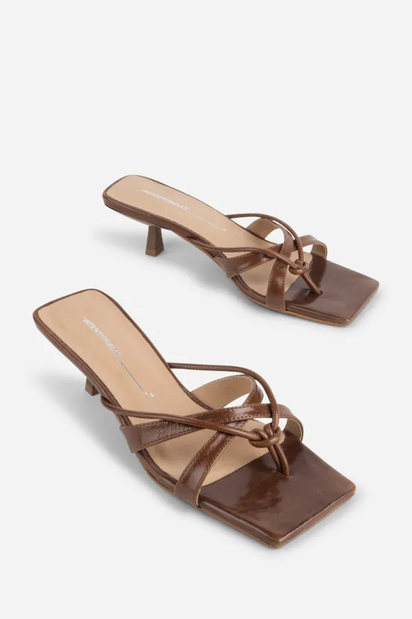 Shoes><noscript><img width=
