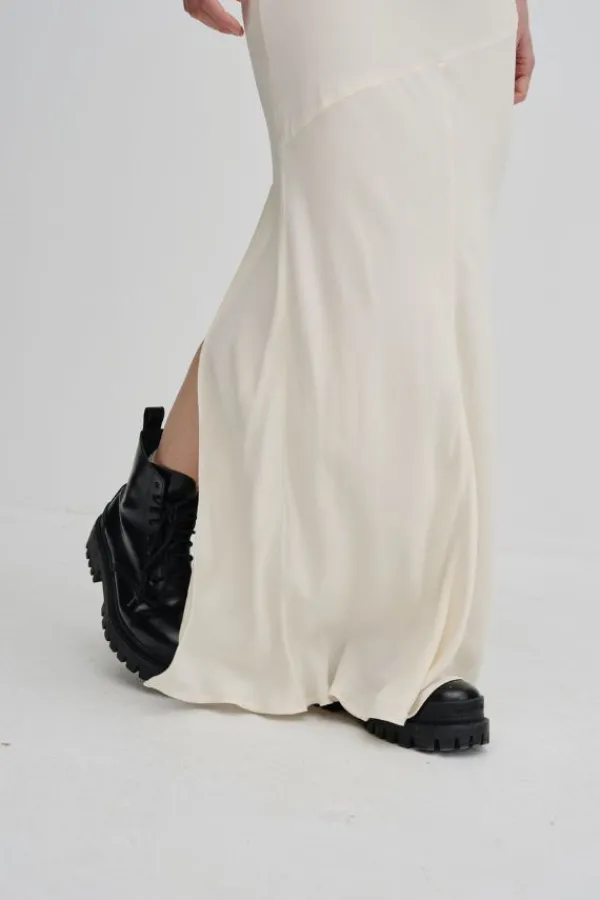 Ready-to-wear Whites|Bottoms><noscript><img width=