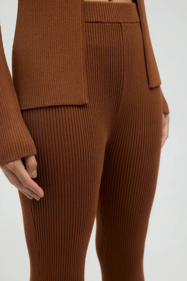 Bottoms><noscript><img width=