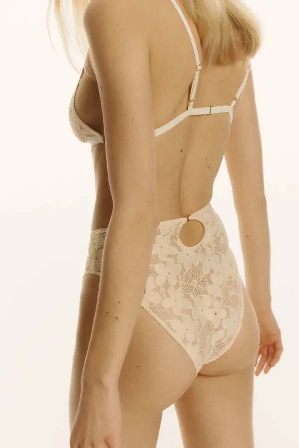 Lingerie><noscript><img width=