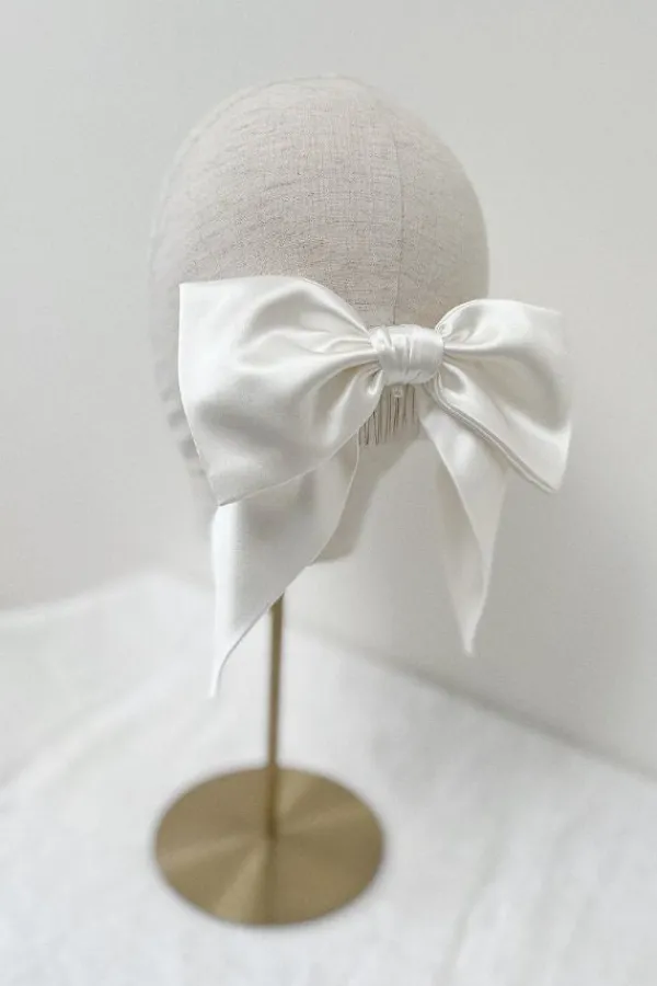 Bridal Accessories>AURA Eire The Mini Bow | Silk