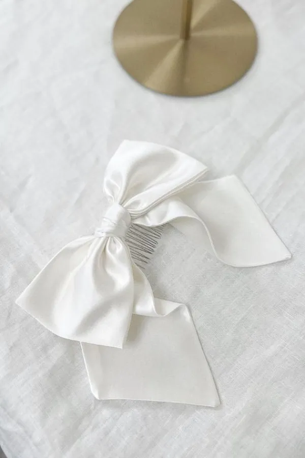 Bridal Accessories>AURA Eire The Mini Bow | Silk