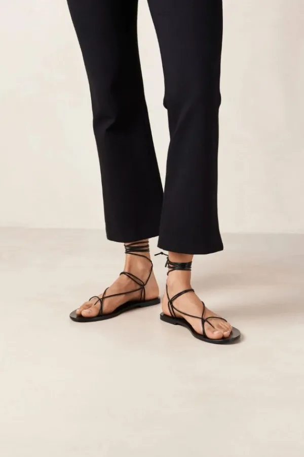 Shoes>Alohas Tulip Leather Sandals | Black